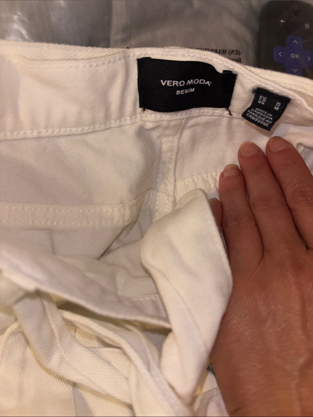 Vera Moda HR Belt Linen Shorts Snow White Button & waist Tie The Real real NWT M - Picture 5 of 6